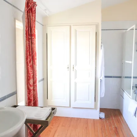 Chateau Senailhac Bed & Breakfast Tresses