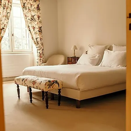 Chateau Senailhac Bed & Breakfast